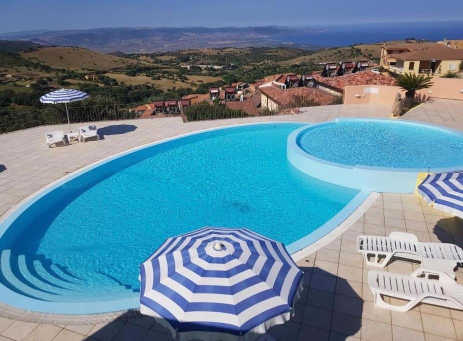 Casa Smeralda - Piscina E Vista Sul Mare! Trinità dʼAgultu Εξωτερικό φωτογραφία